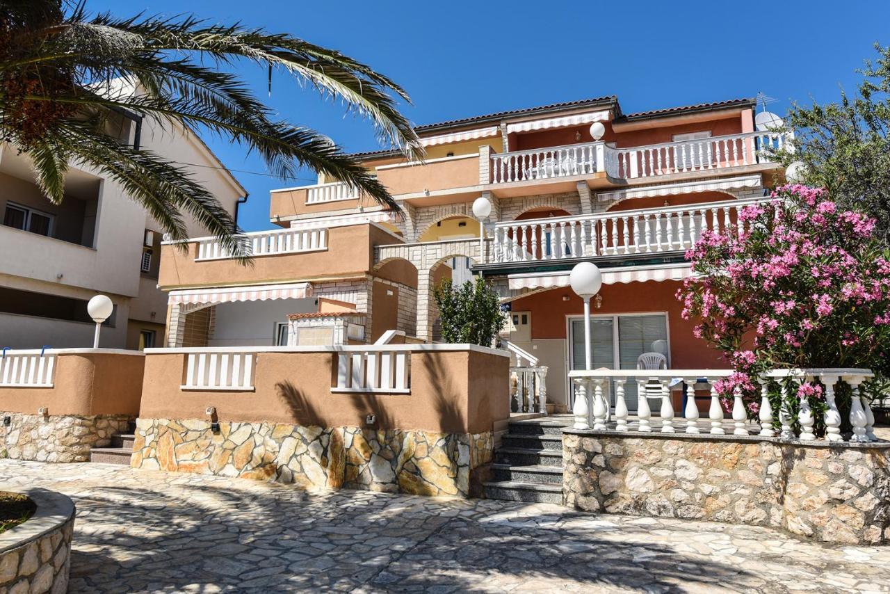 Apartments Bella Sky II Novalja Bagian luar foto